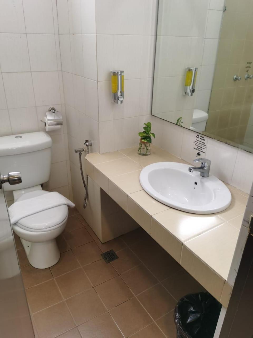 Lovita Hotel Kuantan Eksteriør bilde