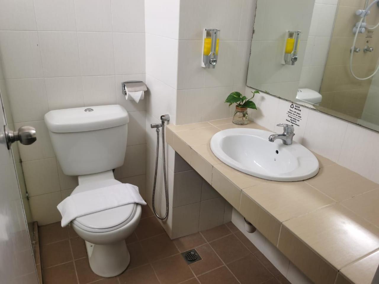 Lovita Hotel Kuantan Eksteriør bilde