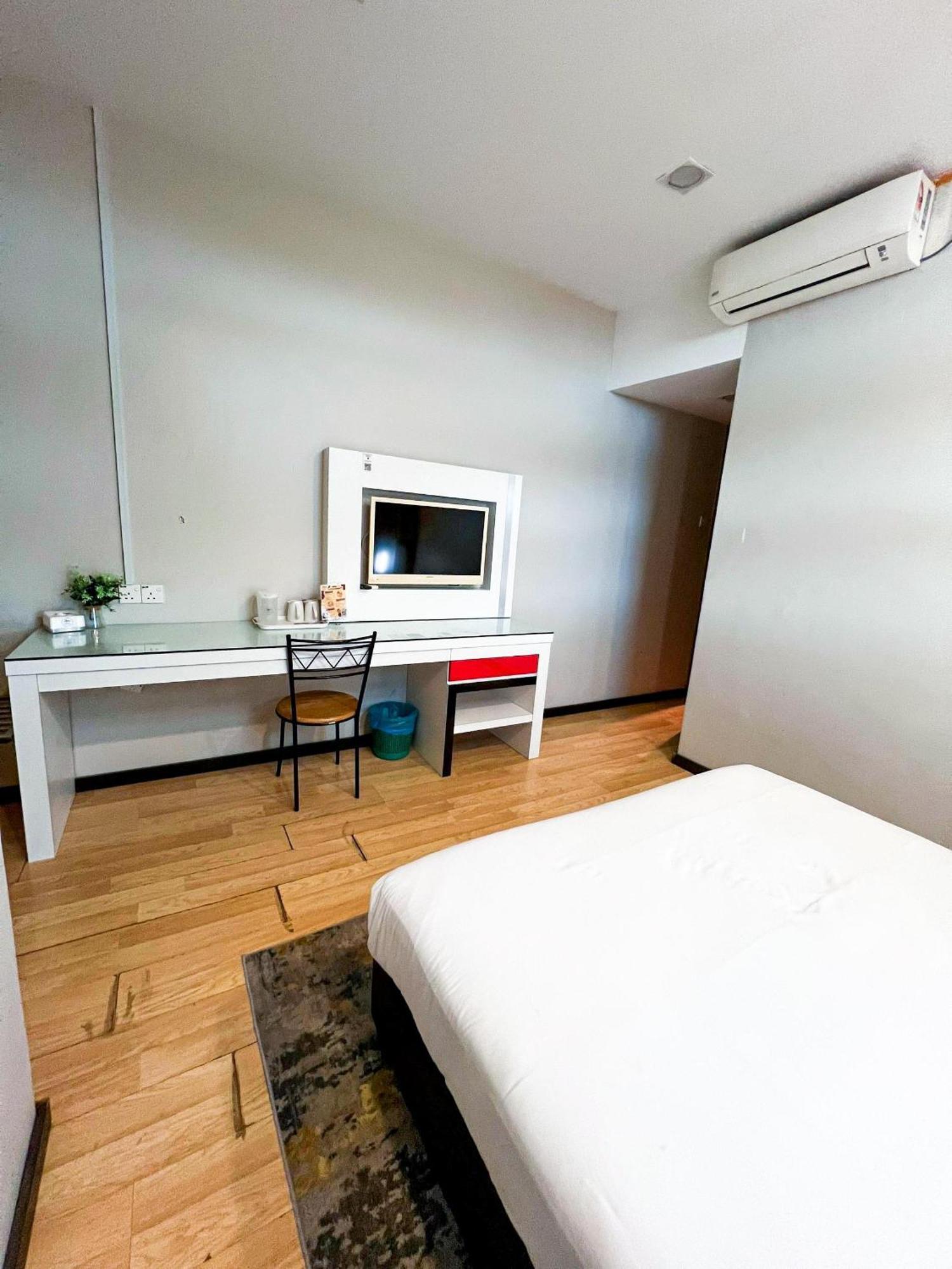 Lovita Hotel Kuantan Eksteriør bilde